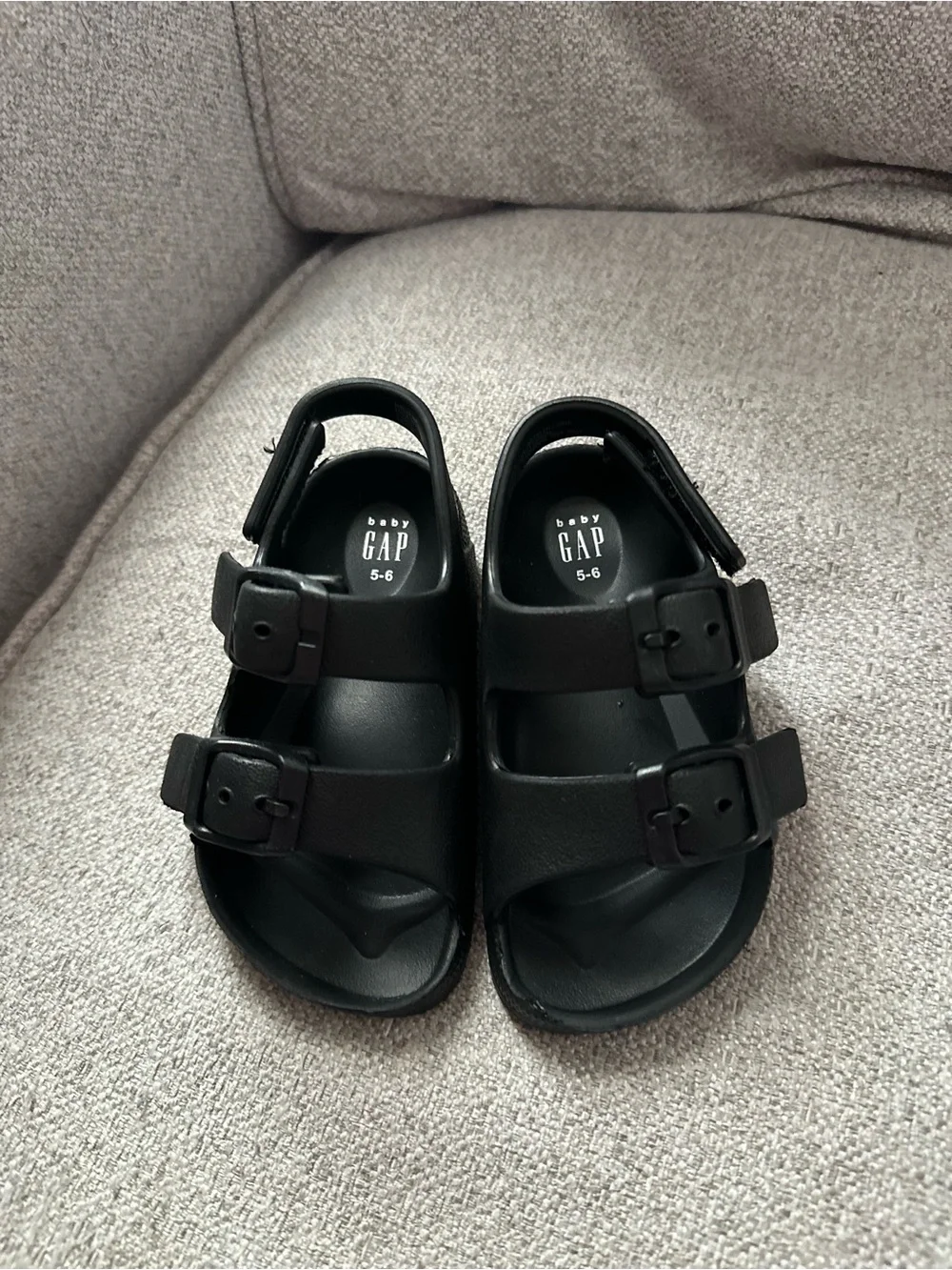 baby GAP Black Double Strap Sandals - toddler Size 5-6